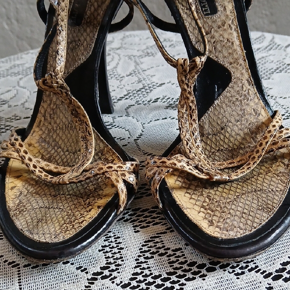 Cream and Black Strappy Sandals Cesare Paciotti - Picture 7 of 11